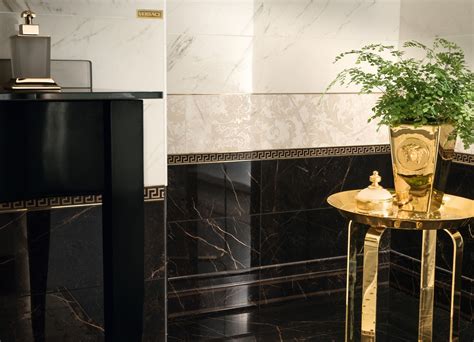 consolle versace cristallo bagno|Versace Home Collection: 5 accessori per arredare la casa con .